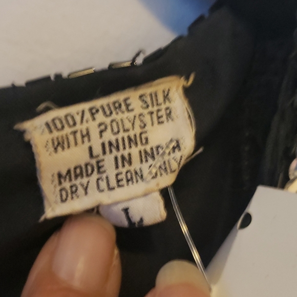 Beaded and sequined dress - Picture 3 of 4